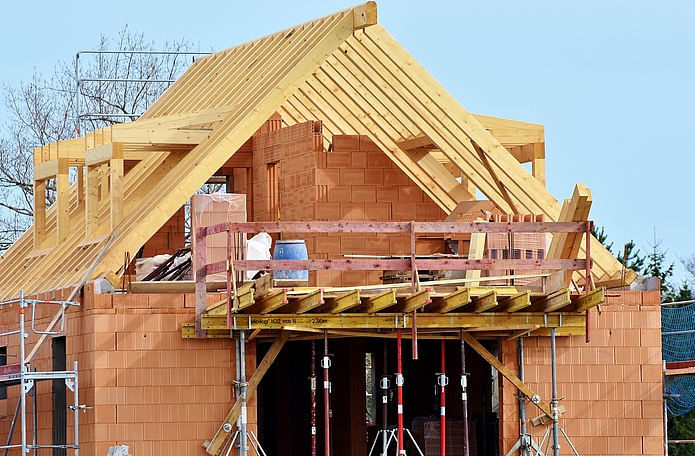 Beim Bauen können viele klimafreundliche Aspekte berücksichtigt werden. Beim Bauen können viele klimafreundliche Aspekte berücksichtigt werden.